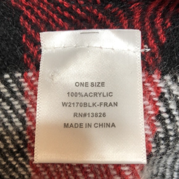 Gorgeous sweater/poncho from Francesca’s. This is a one size - Picture 4 of 4